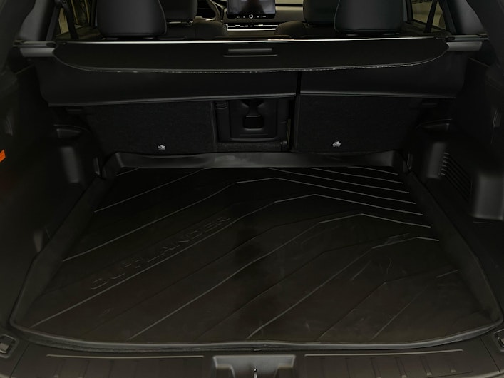 Vehicle image MITSUBISHI OUTLANDER