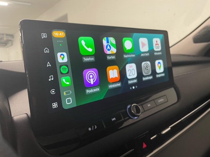 Vehicle image MITSUBISHI OUTLANDER