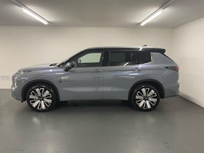 Vehicle image MITSUBISHI NEW Outlander 2.4 PHEV Instyle 4x4 Demowagen