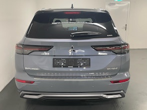 Vehicle image MITSUBISHI NEW Outlander 2.4 PHEV Instyle 4x4 Demowagen
