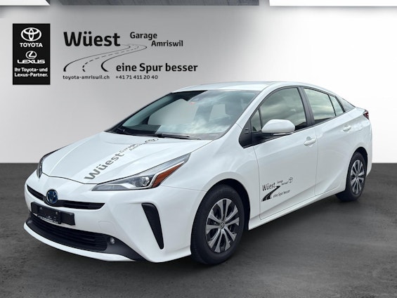 First vehicle image