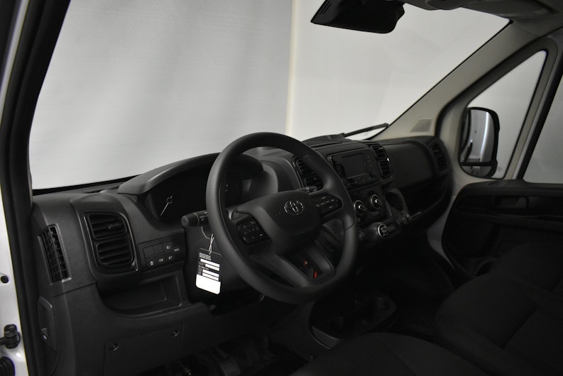 Vehicle image TOYOTA PROACE MAX