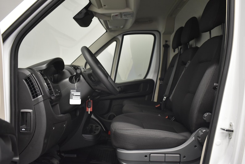 Vehicle image TOYOTA PROACE MAX