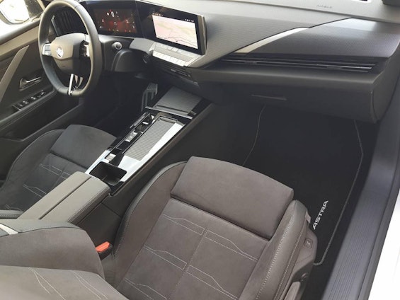 Vehicle image 8 Vehicle image 8