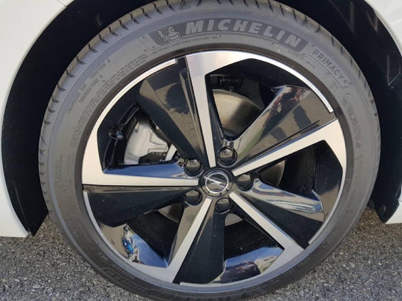 Vehicle image 3 Vehicle image 3