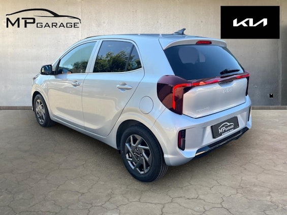 Vehicle image 21 Vehicle image 21