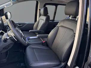 HYUNDAI Staria Premium 1.6 GDi HEV Vertex