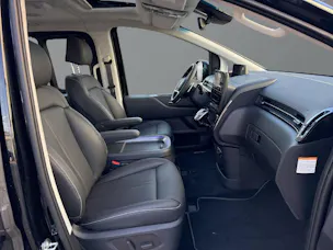 HYUNDAI Staria Premium 1.6 GDi HEV Vertex