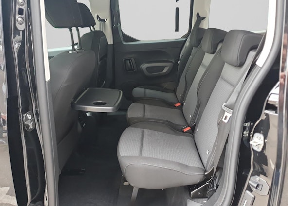 Vehicle image 9 Vehicle image 9