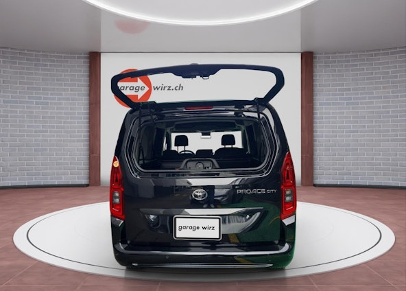 Vehicle image 3 Vehicle image 3