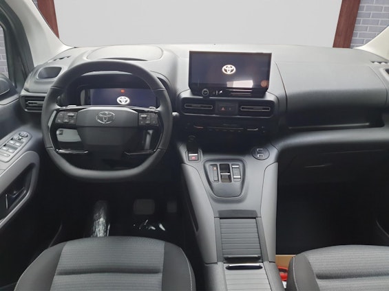 Vehicle image 8 Vehicle image 8