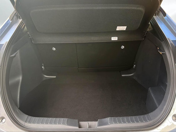 Vehicle image 6 Vehicle image 6