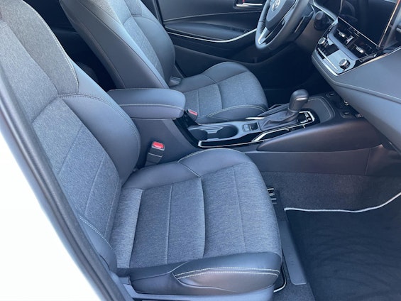 Vehicle image 14 Vehicle image 14