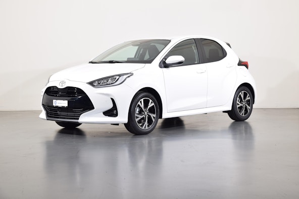 First vehicle image
