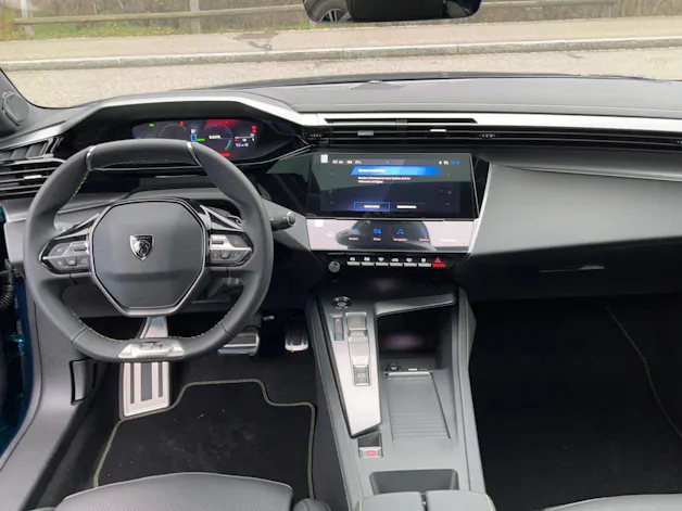 Peugeot 408 1.6 PHEV 225 GT