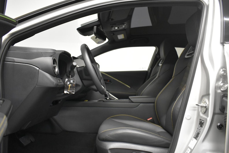 Vehicle image TOYOTA C-HR