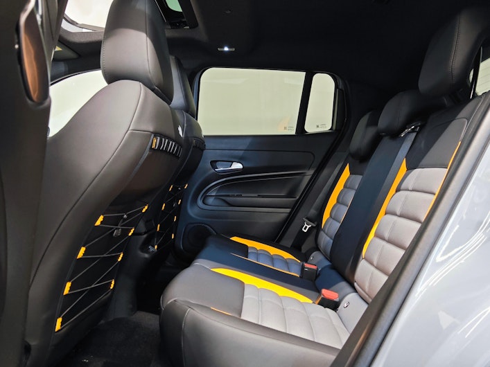 Vehicle image JEEP AVENGER