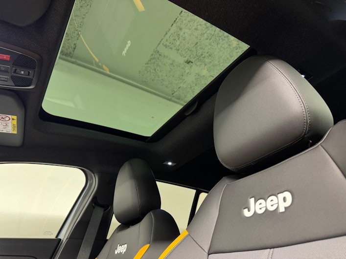 Vehicle image JEEP AVENGER