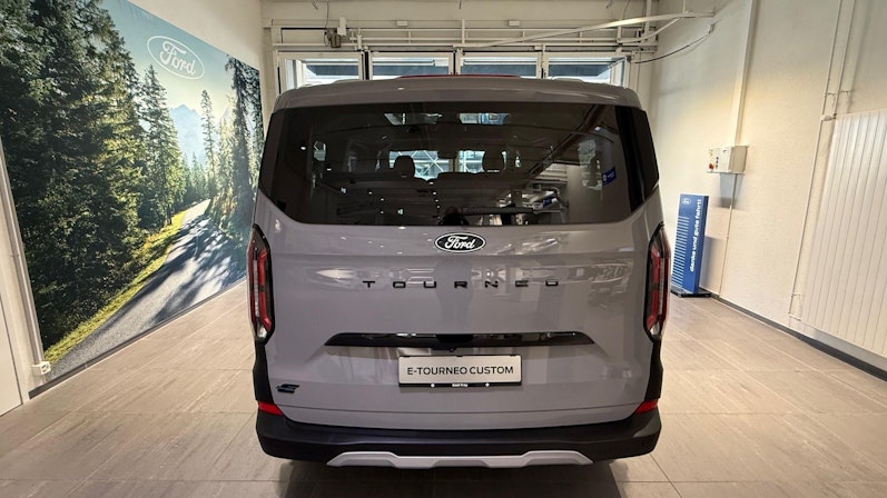 Vehicle image FORD TOURNEO