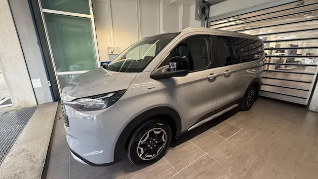 Ford E-Tourneo C Bus 340 L1 Active