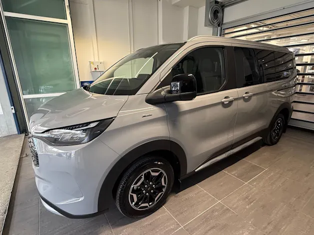 Ford E-Tourneo C Bus 340 L1 Active