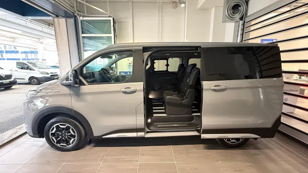 Ford E-Tourneo C Bus 340 L1 Active