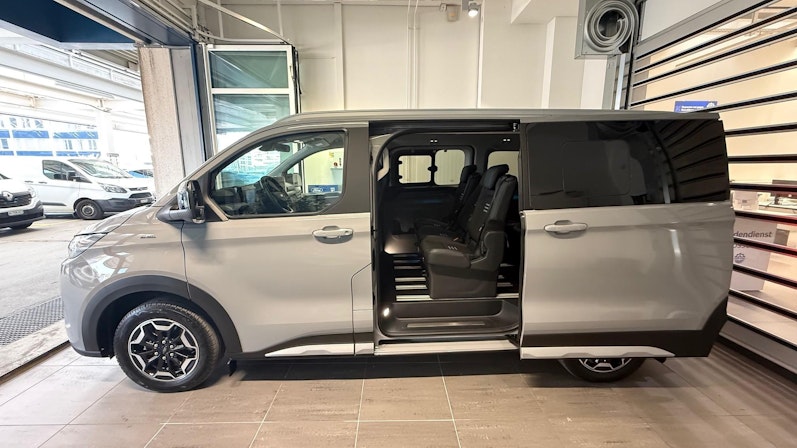 Vehicle image FORD TOURNEO