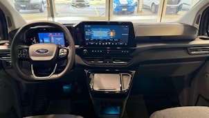 Vehicle image FORD E-Tourneo C Bus 340 L1 Active