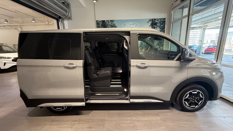 Vehicle image FORD TOURNEO