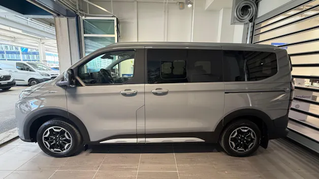 Ford E-Tourneo C Bus 340 L1 Active