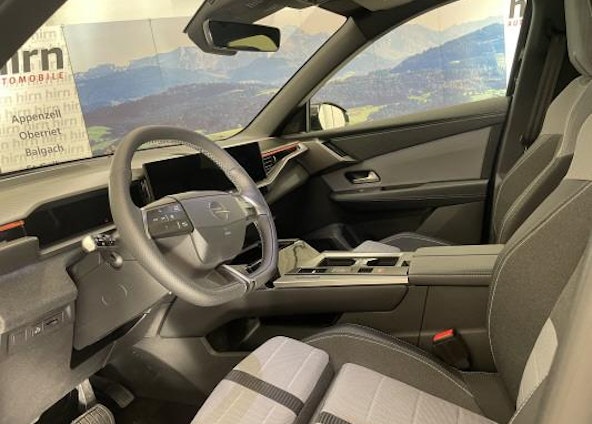 Vehicle image 4 Vehicle image 4