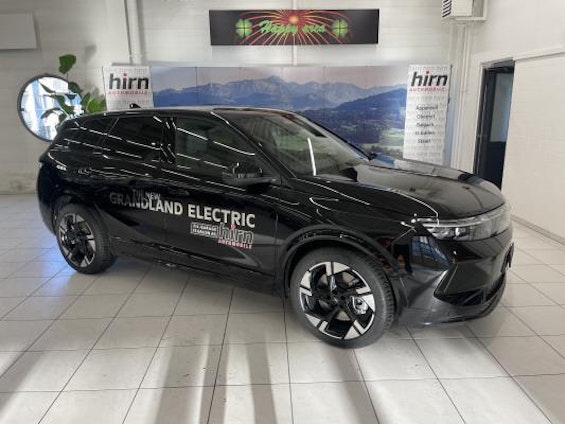 First vehicle image First vehicle image