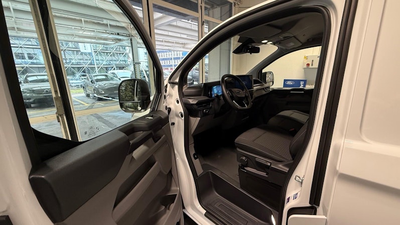 Vehicle image FORD TRANSIT CUSTOM