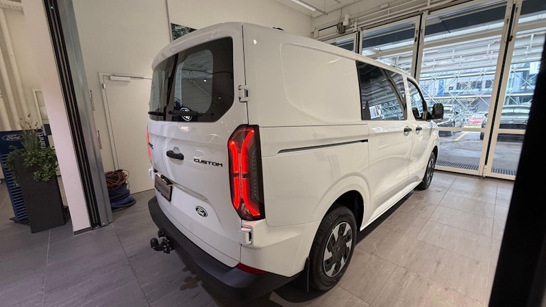 Vehicle image FORD TRANSIT CUSTOM