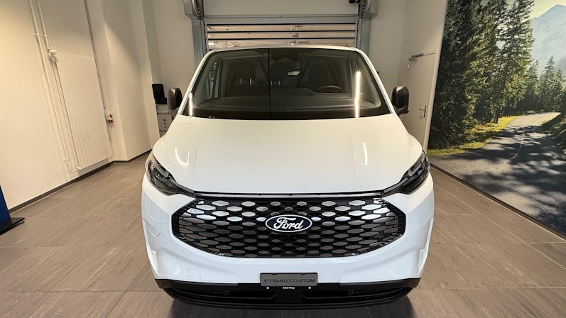 Vehicle image FORD TRANSIT CUSTOM