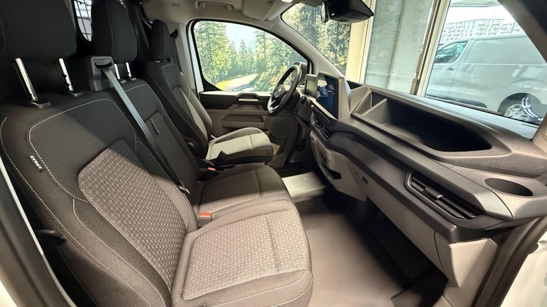 Vehicle image FORD TRANSIT CUSTOM