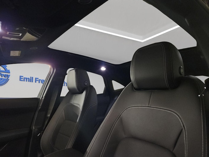 Vehicle image JAGUAR E-PACE