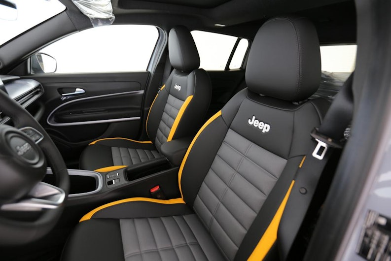 Vehicle image JEEP AVENGER