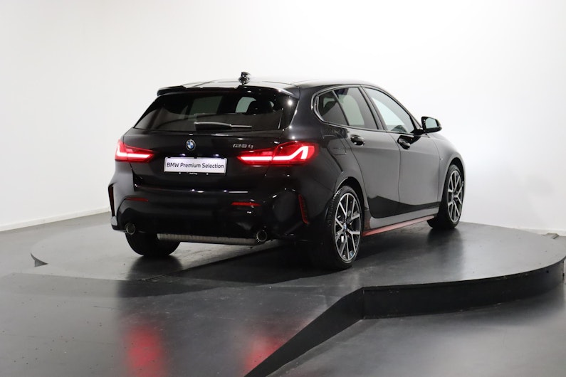 Vehicle image BMW 1 SERIES