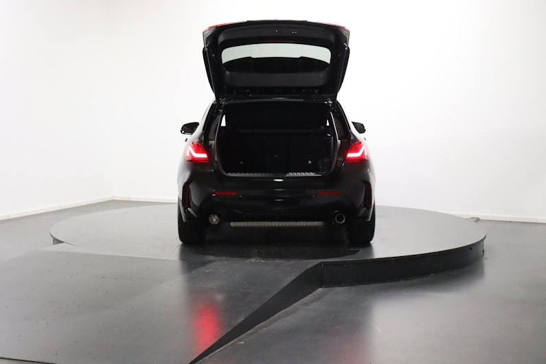 Vehicle image BMW 1 SERIES