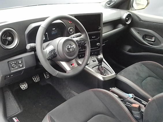 Vehicle image 17 Vehicle image 17