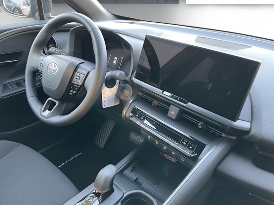 Vehicle image 16 Vehicle image 16