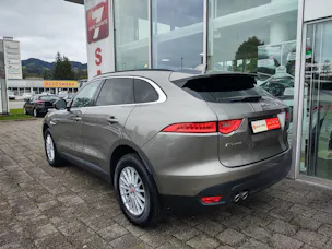 Jaguar F-Pace 2.0 D 180 Advantage AWD