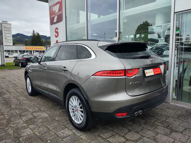 Jaguar F-Pace 2.0 D 180 Advantage AWD