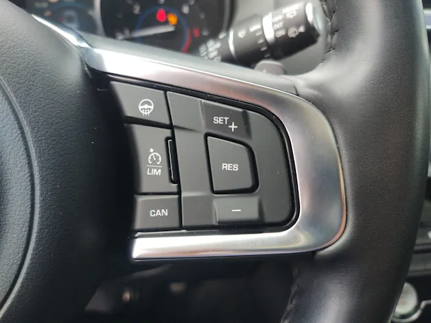 Jaguar F-Pace 2.0 D 180 Advantage AWD