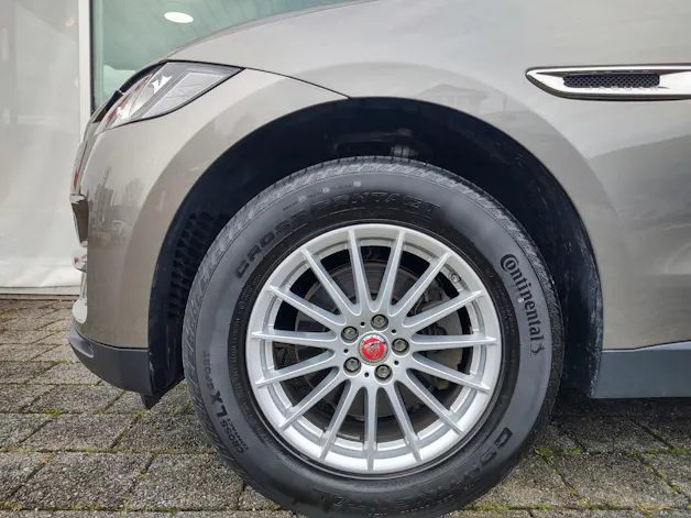 Jaguar F-Pace 2.0 D 180 Advantage AWD