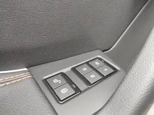 Jaguar F-Pace 2.0 D 180 Advantage AWD