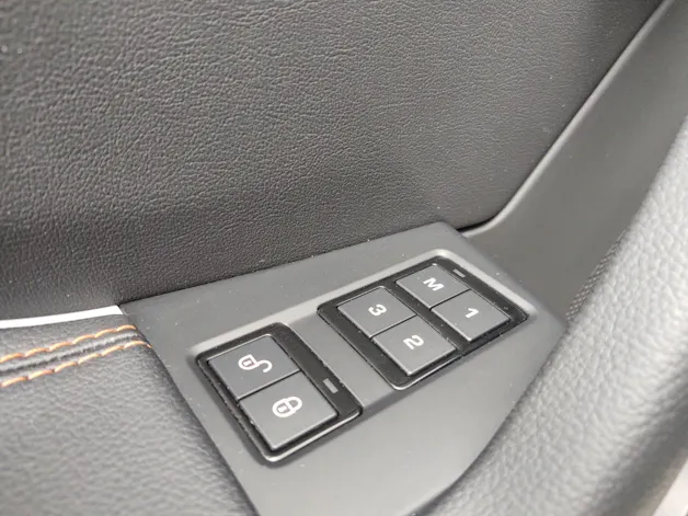 Jaguar F-Pace 2.0 D 180 Advantage AWD