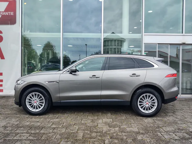 Jaguar F-Pace 2.0 D 180 Advantage AWD