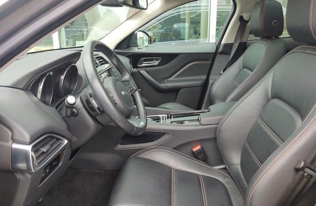 Vehicle image 6 Vehicle image 6